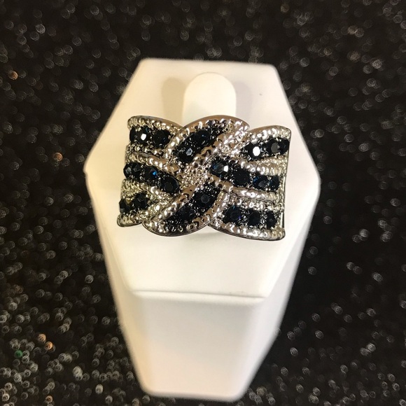 - GLAMOUR ENGAGEMENT RING - Picture 4 of 6